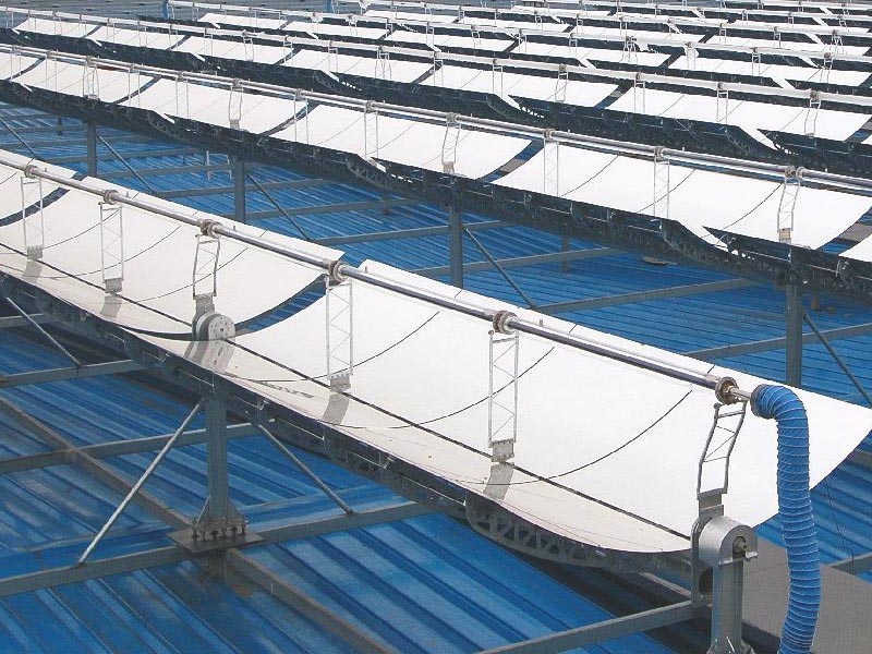 槽式太陽能熱發(fā)電場(chǎng)