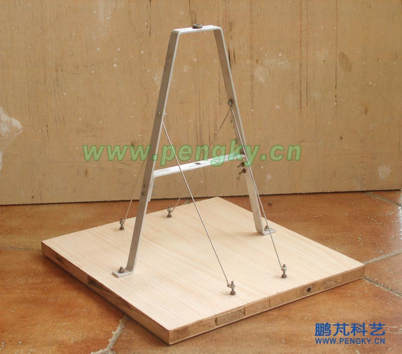 把模型塔架安裝在底板上