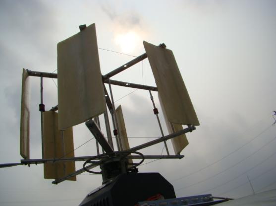 平板擺轉(zhuǎn)式風(fēng)力機(jī)01