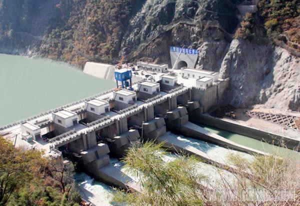 錦屏二級水電站攔河閘